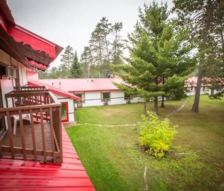 Northern Pine Inn Hayward Bagian luar foto