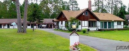 Northern Pine Inn Hayward Bagian luar foto